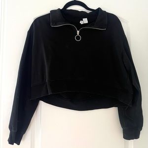 Black cropped-collared quarter zip, in perfect condition!